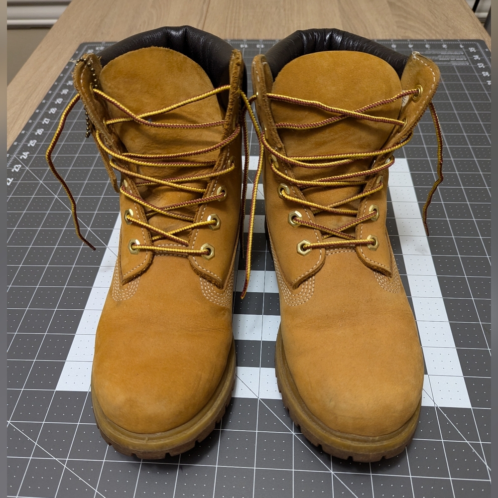 Women's Timberland boots with Primaloft size 9.5 wide